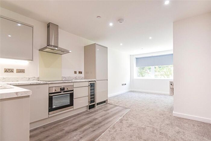 1 Bedroom Apartment To Rent In Strawberry Hill, Newbury, Berkshire, RG14