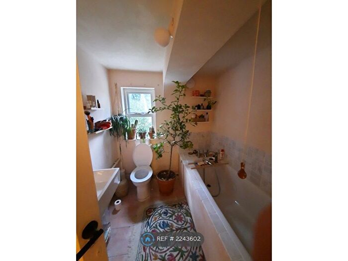 1 Bedroom Flat To Rent In Angles Road, London, SW16