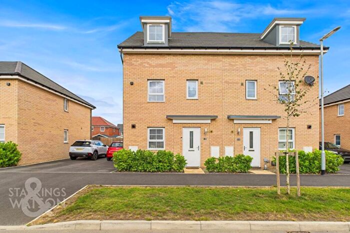 4 Bedroom Semi Detached House For Sale In Metcalf Road, Rackheath, Norwich, NR13