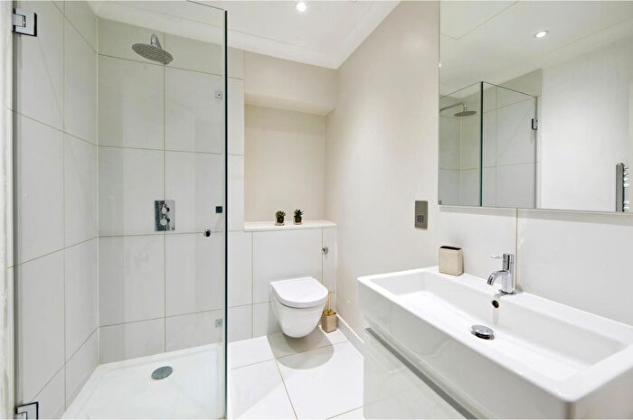 1 Bedroom Flat To Rent In Queen's Gate Terrace, London, SW7