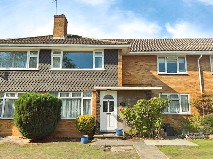 2 Bedroom Flat For Sale In Salmon Street, London, NW9