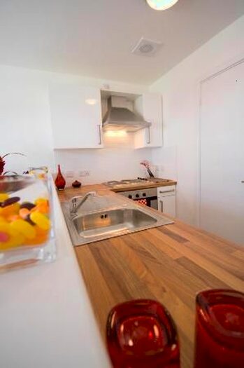 1 Bedroom Flat To Rent In Sandhurst Road, Leicester, LE3