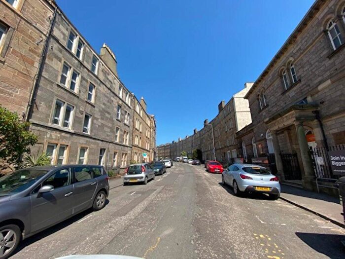 1 Bedroom Flat To Rent In Caledonian Crescent, Dalry, Edinburgh, EH11