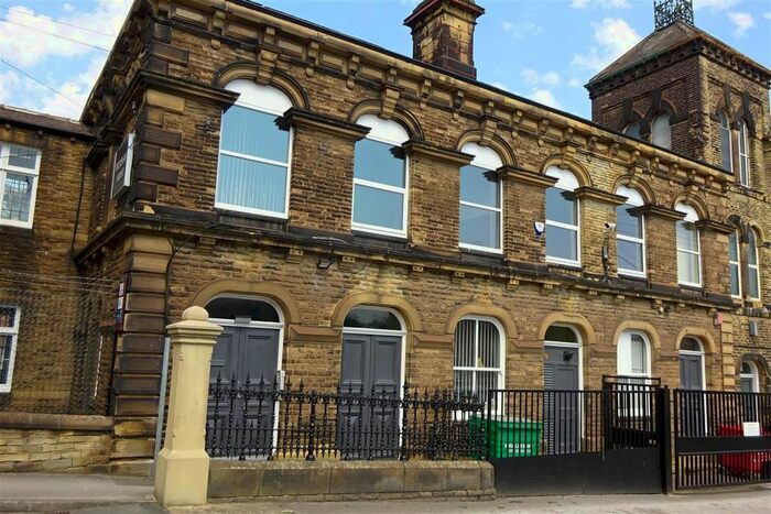 Property To Rent In Beckshaw House, Law Street, Cleckheaton, BD19