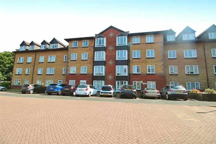 1 Bedroom Retirement Property For Sale In Barkers Court, Sittingbourne, Kent, ME10