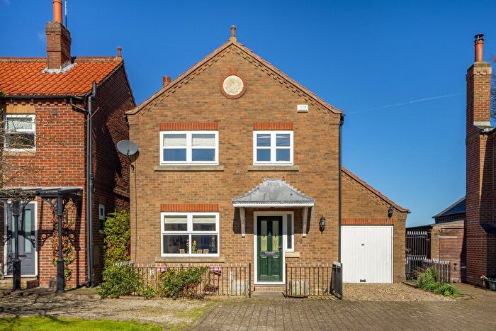 3 Bedroom Detached House For Sale In Swan Farm Court, Deighton, York, YO19