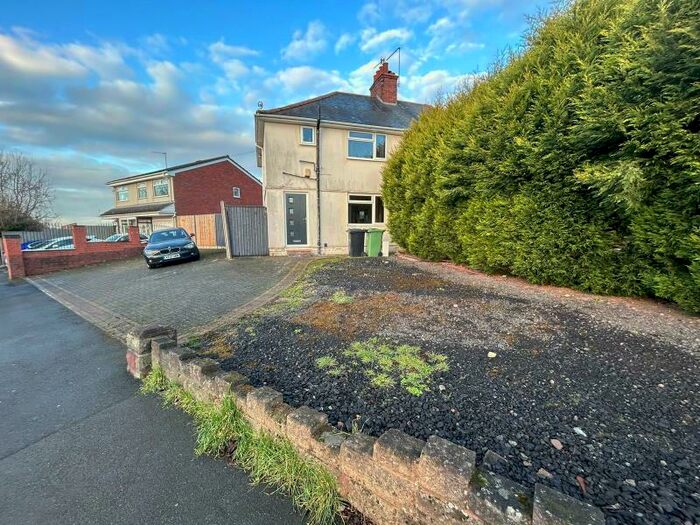 3 Bedroom Semi-Detached House To Rent In Rufford Road, Stourbridge, West Midlands, DY9