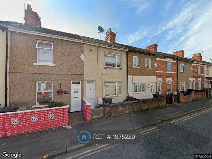 2 Bedroom Terraced House To Rent In Ferndale Road, Swindon, SN2