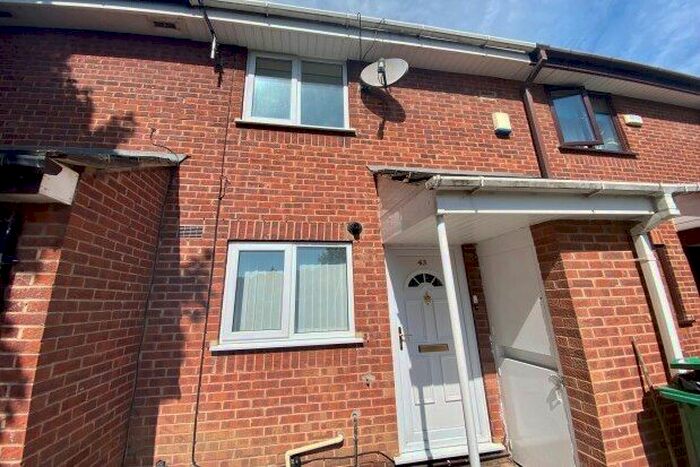 2 Bedroom Property To Rent In Mickledon Close, Nottingham, NG2