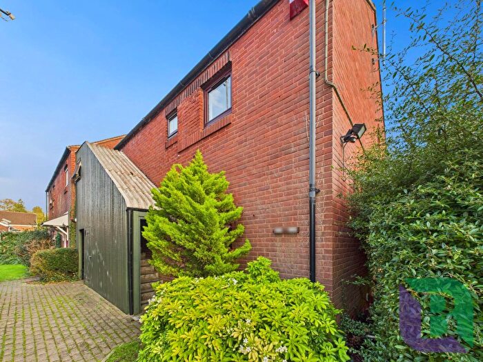 2 Bedroom Maisonette For Sale In Church End, Wavendon, MK17