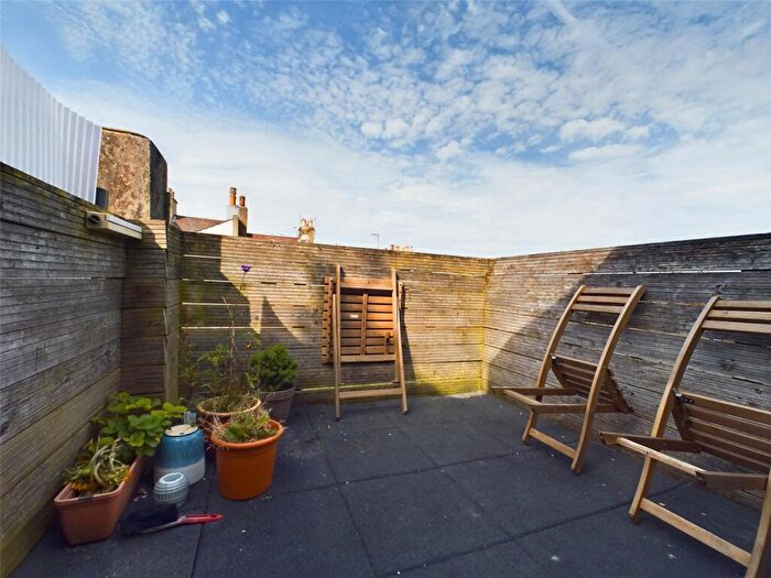 1 Bedroom Apartment To Rent In Brading Road, Brighton, BN2