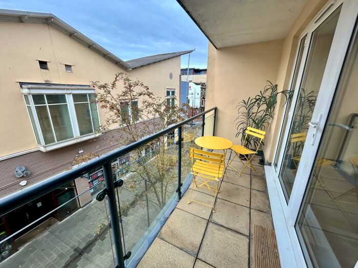 2 Bedroom Apartment To Rent In Ocean Buildings, Mermaid Quay, CF10