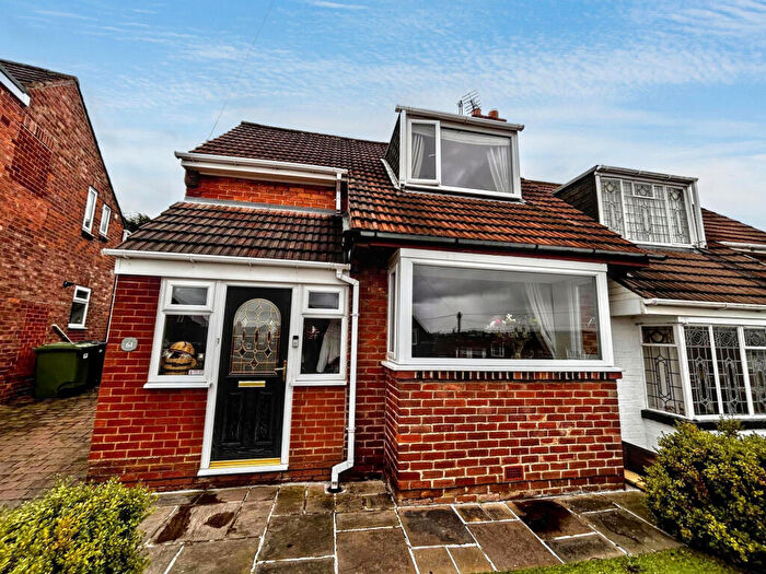 3 Bedroom Semi Detached House For Sale In Spinneyside Gardens, Dunston, Gateshead, Tyne And Wear, NE11