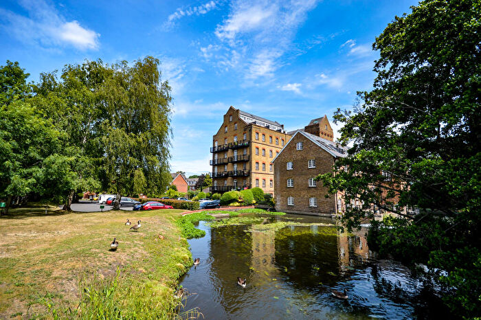 2 Bedroom Apartment For Sale In Daniel Lambert Mill, Addlestone, Surrey, KT15
