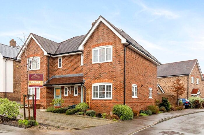 3 Bedroom Semi Detached House For Sale In Barnfield, Billingshurst, RH14