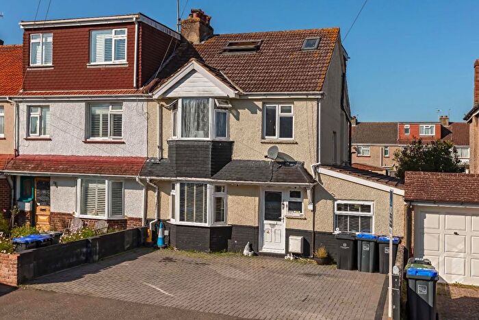 5 Bedroom Property For Sale In Orchard Avenue, Lancing, BN15