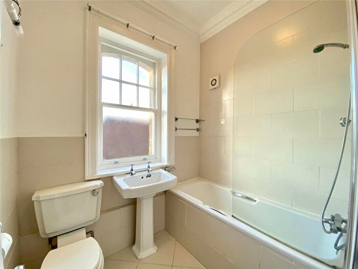 2 Bedroom Apartment To Rent In Julian Road, Sneyd Park, Bristol, BS9