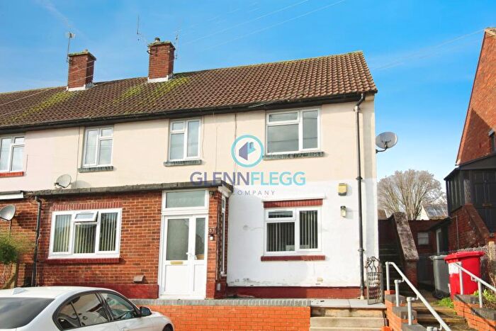 2 Bedroom Maisonette To Rent In Thirlmere Avenue, Slough, SL1