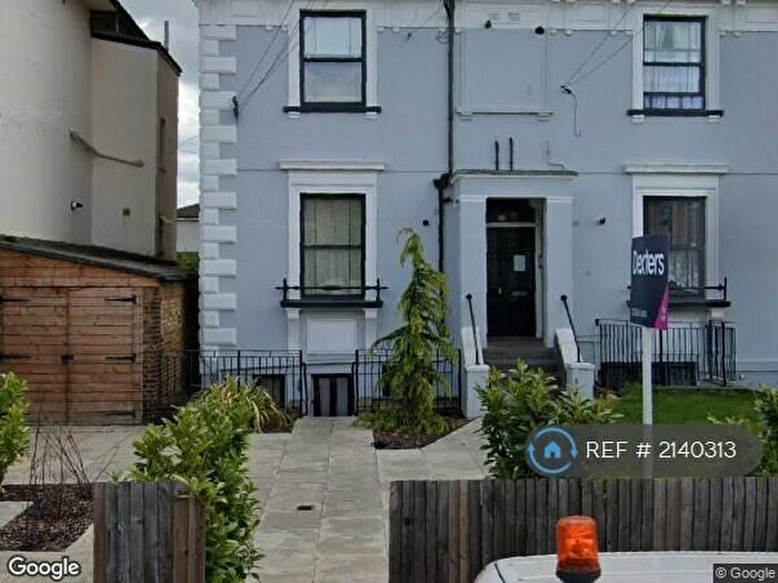 1 Bedroom Flat To Rent In Holmesdale Road, London, SE25