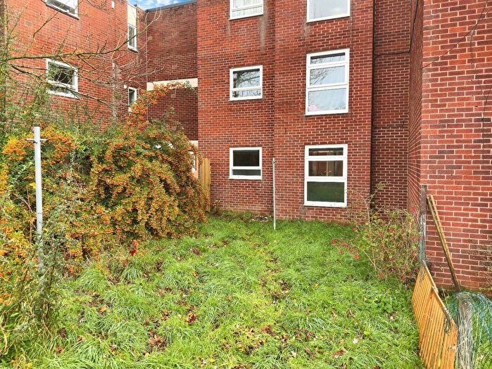 1 Bedroom Flat For Sale In Beaconsfield, Telford, Shropshire, TF3