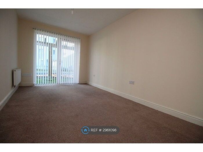 2 Bedroom Flat To Rent In Drummond Grove, Willesborough, Ashford, TN24