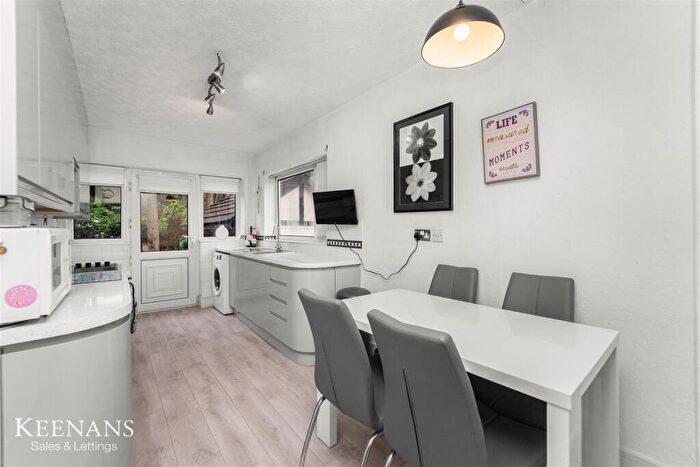 3 Bedroom Semi Detached House For Sale In Westgate Drive, Swinton, Manchester, M27