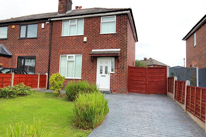 3 Bedroom Semi-Detached House To Rent In Brinnington Road, Brinington, Stockport, SK5