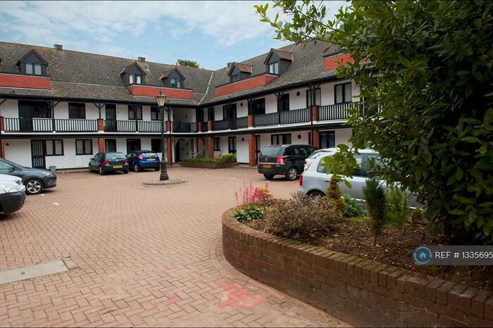 2 Bedroom Flat To Rent In Pryors Court, Baldock, SG7