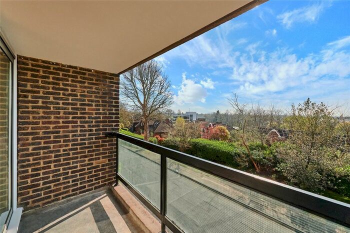 2 Bedroom Flat To Rent In Bromwich House, Howson Terrace, Richmond Hill, Richmond, TW10