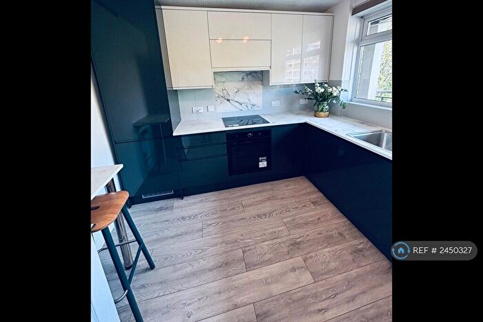 3 Bedroom Maisonette To Rent In Gosset Street, London, E2