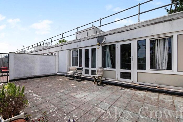 4 Bedroom Flat To Rent In Weedington Road, NW5