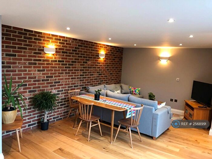 1 Bedroom Maisonette To Rent In The Refinery, Bristol, BS2