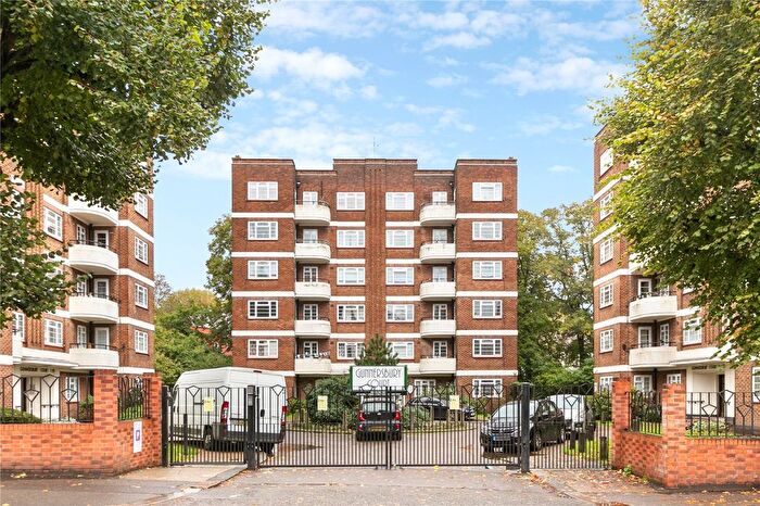 2 Bedroom Flat For Sale In Gunnersbury Court, Bollo Lane, W3