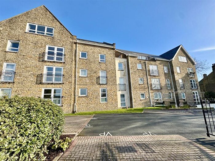 2 Bedroom Flat For Sale In Albert Promenade, Halifax, HX3