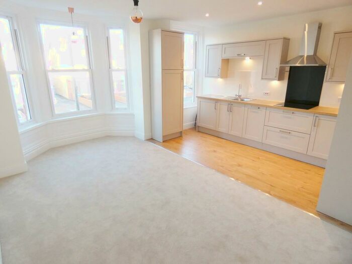 2 Bedroom Apartment To Rent In Lightburne Avenue, Lytham St. Annes, FY8