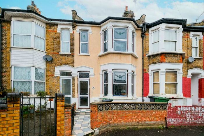 3 Bedroom House To Rent In Poplars Road, Walthamstow, E17