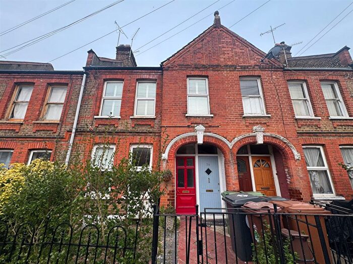 2 Bedroom Flat To Rent In Mersey Road, London, E17