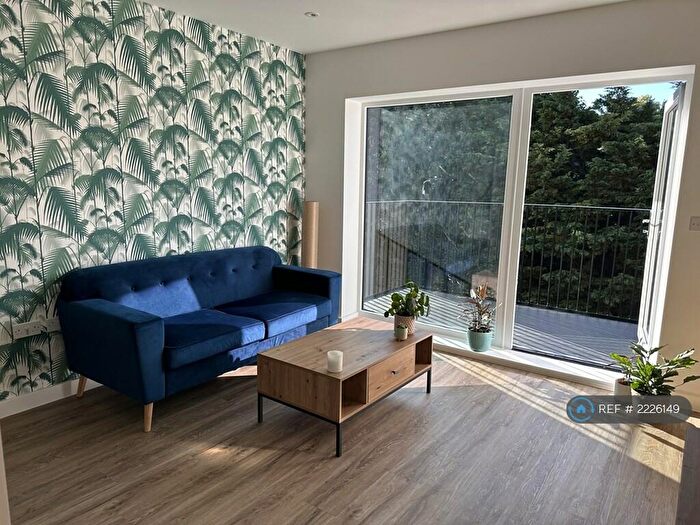 1 Bedroom Flat To Rent In Oscar Court, London, SE18