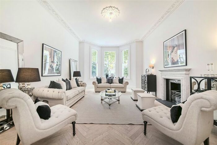 3 Bedroom Flat To Rent In Cranley Gardens, South Kensington, London, SW7