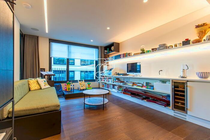 1 Bedroom Flat To Rent In Rathbone Place, London, W1T