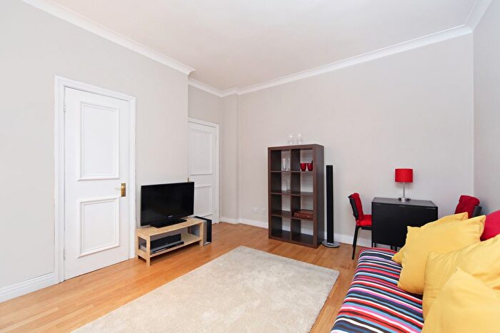 Studio To Rent In Courtfield Road, London, SW7