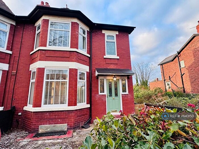 5 Bedroom Semi Detached House To Rent In Edgeley Road, Stockport, SK3