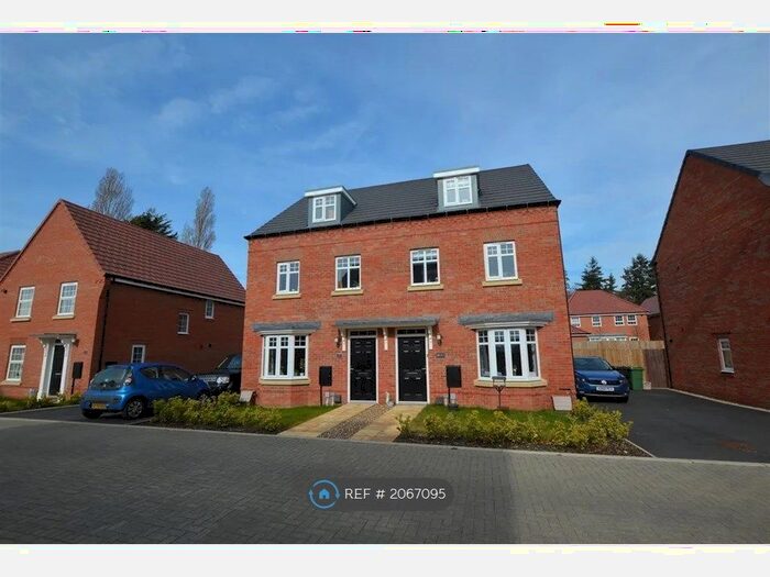 3 Bedroom Semi-Detached House To Rent In Stafford Way, Rackheath, Norwich, NR13