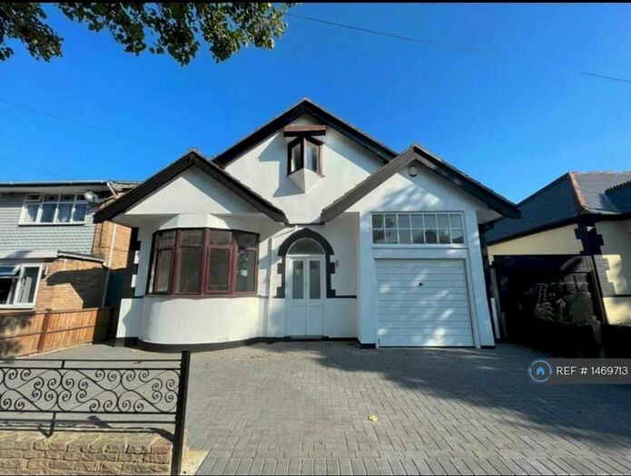 5 Bedroom Detached House To Rent In Silversea Drive, Westcliff-On-Sea, SS0