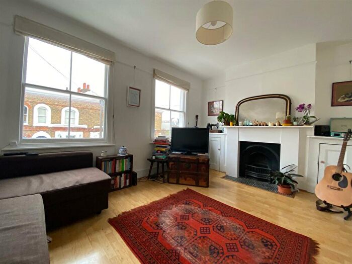 1 Bedroom Flat To Rent In Mayall Road, Herne Hill, SE24