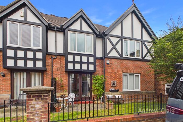 2 Bedroom Maisonette For Sale In Selwood Court, South Shields, NE34
