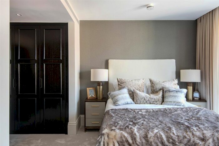 2 Bedroom Flat For Sale In Essoldo House, Old Church Street, Chelsea, SW3