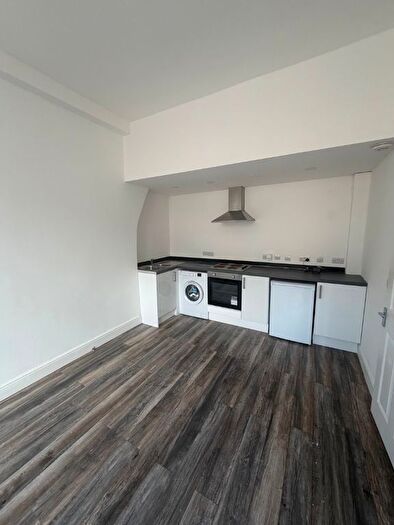 1 Bedroom Flat To Rent In Dempster Street, Greenock, PA15
