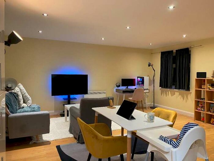 1 Bedroom Apartment To Rent In Ridgepoint Court, Wheeler Street, Maidstone, ME14