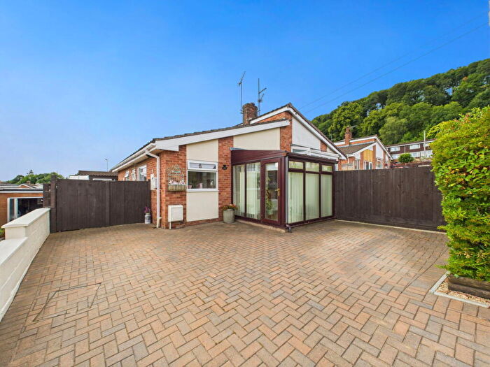 2 Bedroom Semi-Detached Bungalow For Sale In The Crescent, Mitcheldean, GL17